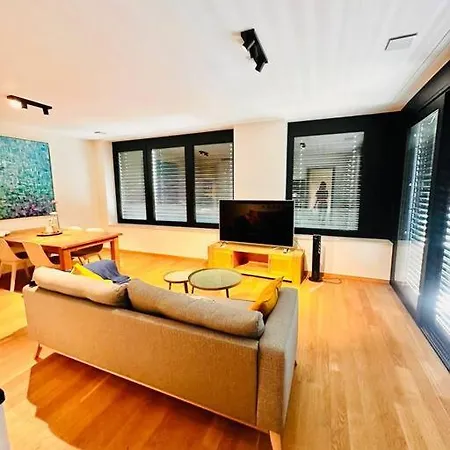 Apartment Charming One Bedroom Flat With Spa, Gym, Terrace And Parking