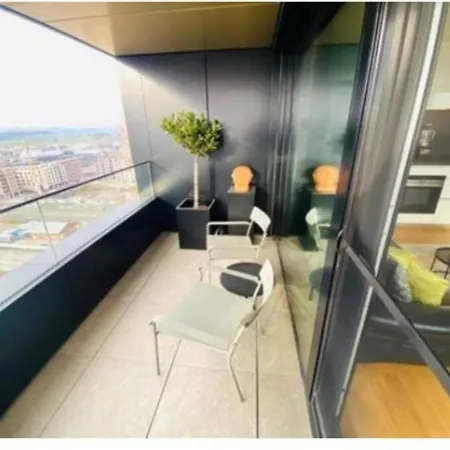 Charming One Bedroom Flat With Spa, Gym, Terrace And Parking Luxemburg